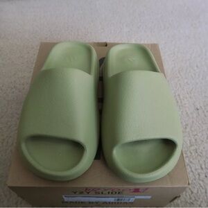 NIB ADIDAS YEEZY SLIDE RESIN - UK 4 / US 4 KANYE WEST